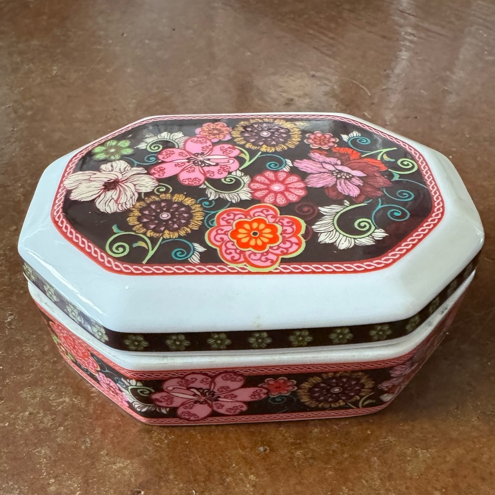 Vera Bradley Porcelain Dish Jewlery Holder Soap Dish Trinkets